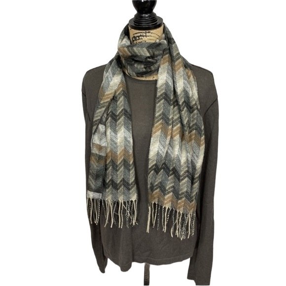 Boutique Chevron Aztec Boho Hippie Fringe Scarf - Picture 5 of 8